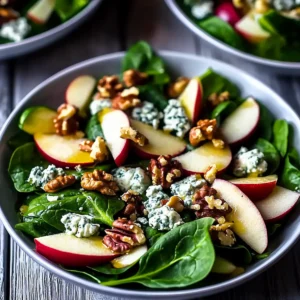 Delicious Winter Salad with Spinach, Apple, Gorgonzola & Walnuts